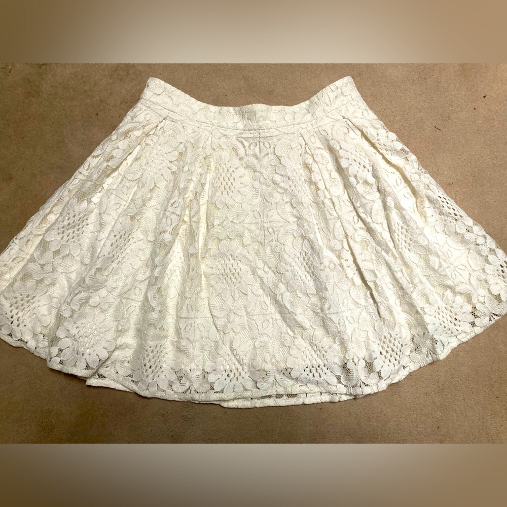 Roem Chic White Floral Pleated Skirt - size XS